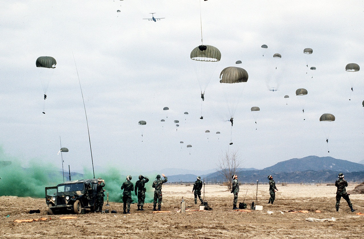 國防力量持續增強，中國展現大國擔當——最新軍事新聞綜述